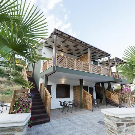 Mad's * Néa Péramos