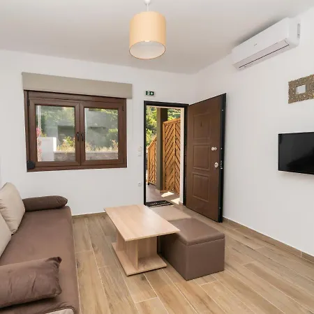 Mad's * Néa Péramos