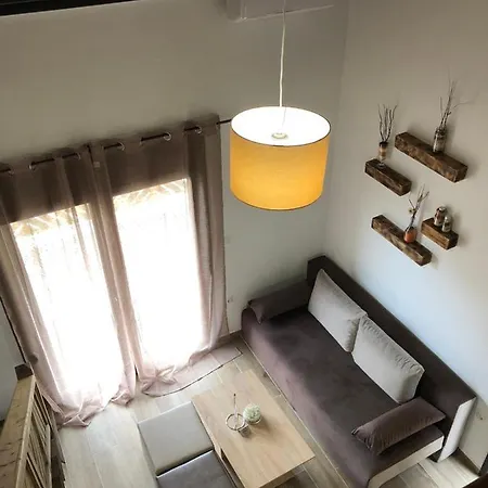 Mad's * Néa Péramos