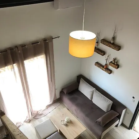 Mad's Lejlighed Néa Péramos