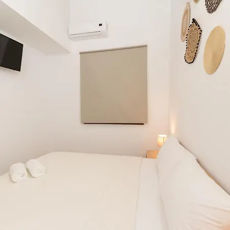 Mad's Lejlighed Néa Péramos