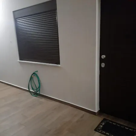 Mad's 1 * Néa Péramos