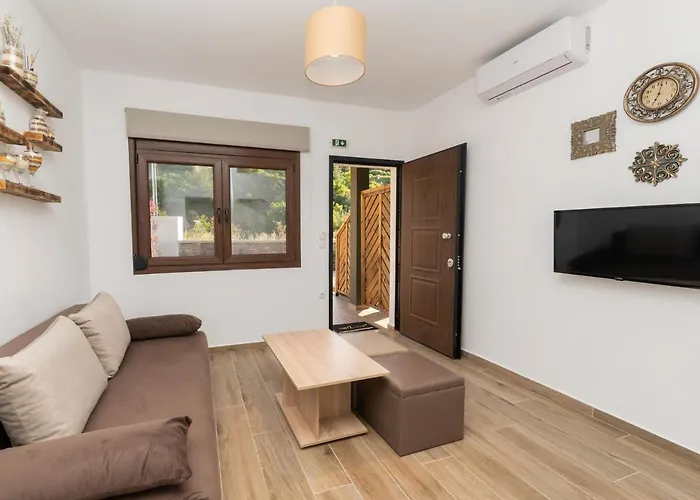 Mad's * Néa Péramos