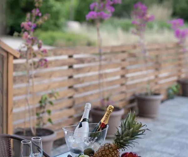 Apartament Mad's Néa Péramos